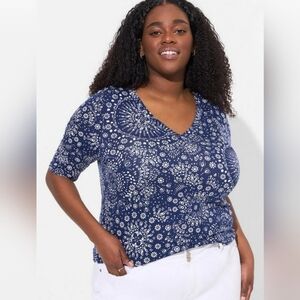 Torrid Favorite Mandala Tunic Super Soft V-Neck Side Slit Tee sz 00/10/M/L